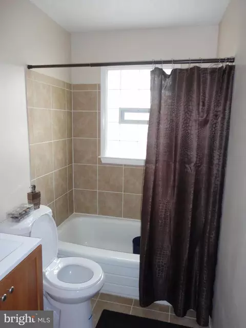 Bath - 7128 Bexhill Rd, Windsor Mill, MD 21244 photo 1 of 1