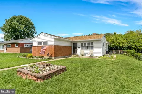 2700 Burridge Rd, Parkville, MD 21234