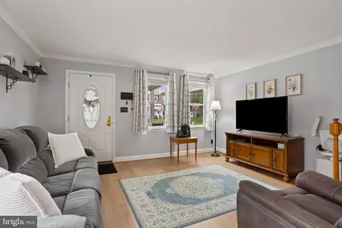 1086 Elm Rd, Halethorpe, MD 21227 photo 3