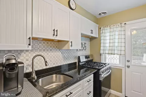 1086 Elm Rd, Halethorpe, MD 21227 photo 10