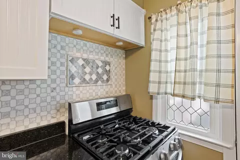 1086 Elm Rd, Halethorpe, MD 21227 photo 11