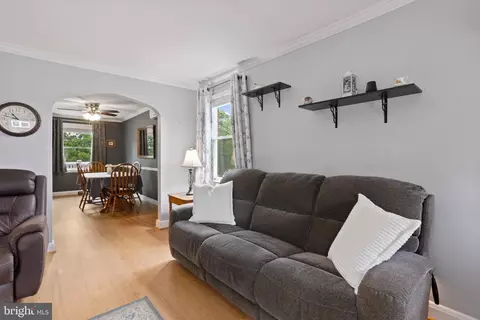 1086 Elm Rd, Halethorpe, MD 21227 photo 6
