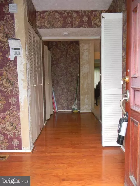 8237 Vosges Rd, Windsor Mill, MD 21244 photo 3