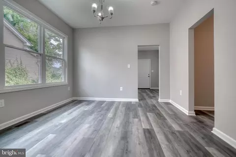 Entry Way - 1017 S Beechfield Ave, Baltimore, MD 21229 photo 4 of 8