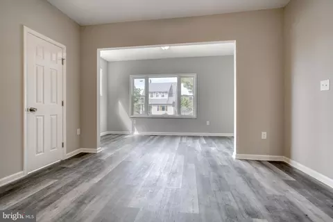 Living - 1017 S Beechfield Ave, Baltimore, MD 21229 photo 2 of 3