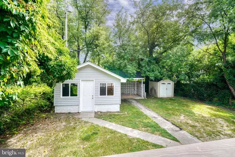 Exterior - 1017 S Beechfield Ave, Baltimore, MD 21229 photo 8 of 9