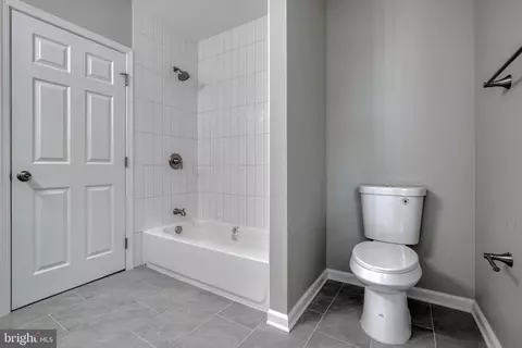 Bath - 1017 S Beechfield Ave, Baltimore, MD 21229 photo 4 of 4