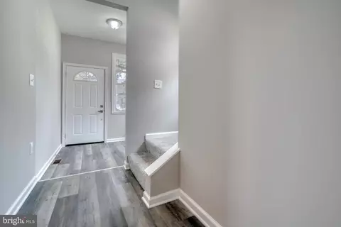 Entry Way - 1017 S Beechfield Ave, Baltimore, MD 21229 photo 1 of 8