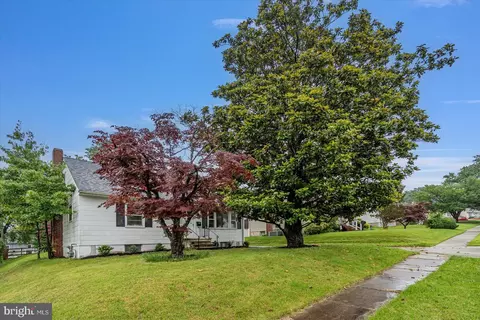 5507 Heatherwood Rd, Halethorpe, MD 21227