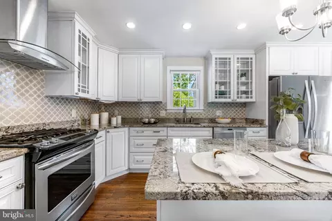 Kitchen - 10510 Vincent Rd, White Marsh, MD 21162 photo 2 of 4