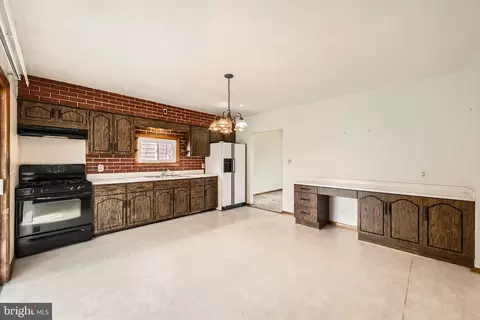 6805 River Drive Rd, Sparrows Point, MD 21219 photo 9