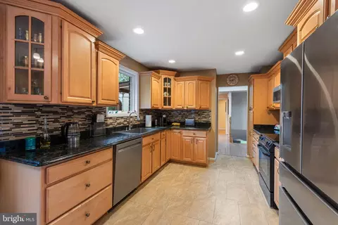 2000 Jolly Rd, Baltimore, MD 21209 photo 12