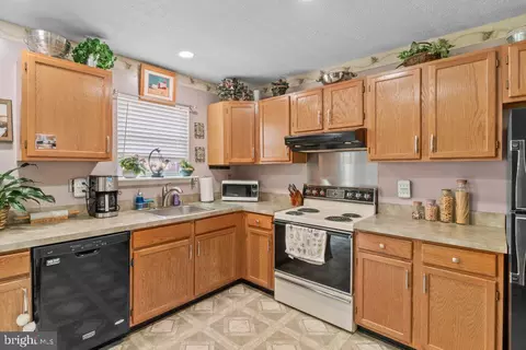 410 Kosoak Rd, Middle River, MD 21220 photo 13