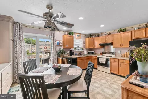 410 Kosoak Rd, Middle River, MD 21220 photo 12