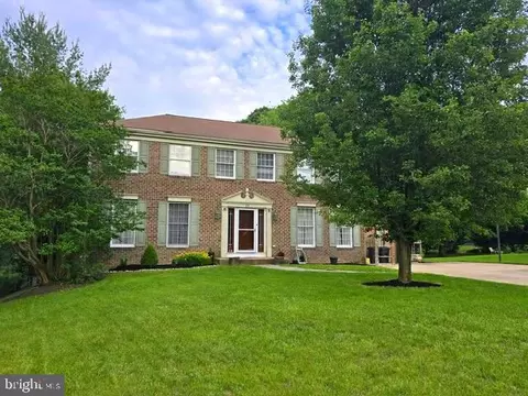 17 Biscay Ct, Parkville, MD 21234