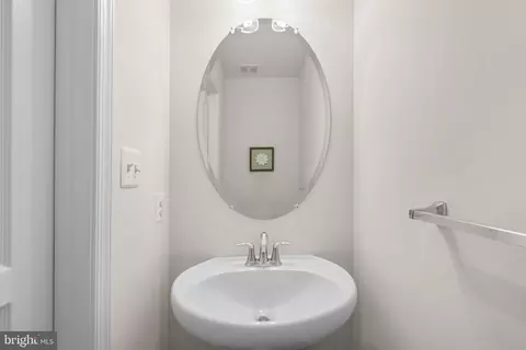 9950 Ravenhurst Rd, Middle River, MD 21220 photo 5