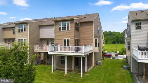 9950 Ravenhurst Rd, Middle River, MD 21220 photo 2