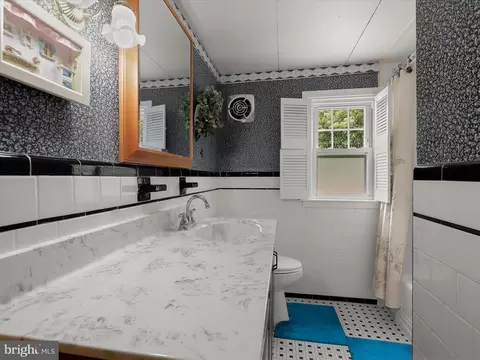 Bath - 4229 Soth Ave, Nottingham, MD 21236 photo 2 of 2