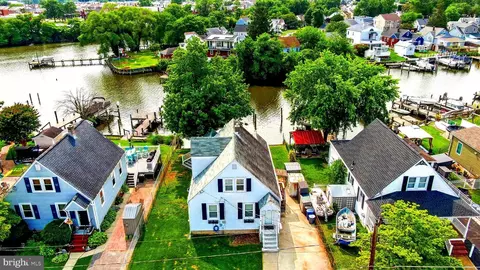 533 Bayside Dr, Dundalk, MD 21222