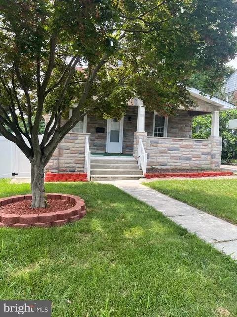 818 Warwick Rd, Baltimore, MD 21229 photo 1