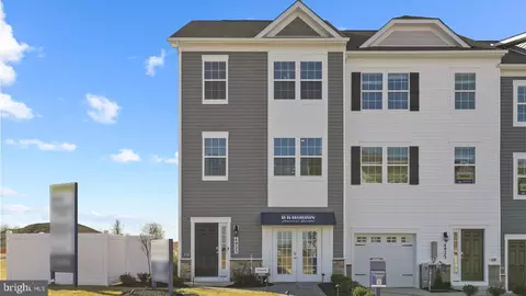 5044 Silver Oak Dr, Rosedale, MD 21237