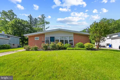 615 Kahn Dr, Pikesville, MD 21208