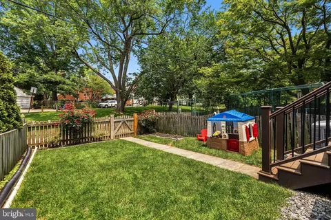 Exterior - 206 Blenheim Rd, Baltimore, MD 21212 photo 6 of 7