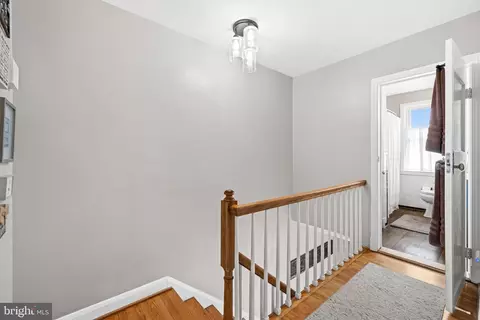 Entry Way - 206 Blenheim Rd, Baltimore, MD 21212 photo 3 of 4