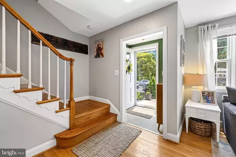 Entry Way - 206 Blenheim Rd, Baltimore, MD 21212 photo 1 of 4