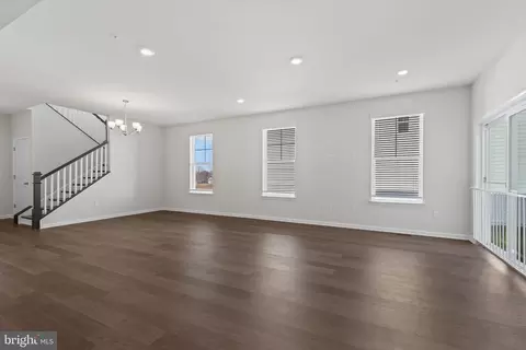Living - 10006 Campbell Blvd, Middle River, MD 21220 photo 2 of 3