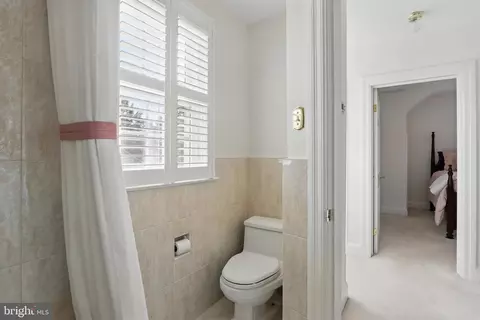 Entry Way - 1022 S Beechfield Ave, Baltimore, MD 21229 photo 6 of 6