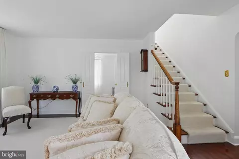 Entry Way - 1022 S Beechfield Ave, Baltimore, MD 21229 photo 2 of 6
