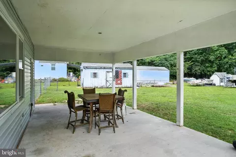 Exterior - 984 Seneca Park Rd, Middle River, MD 21220 photo 2 of 5