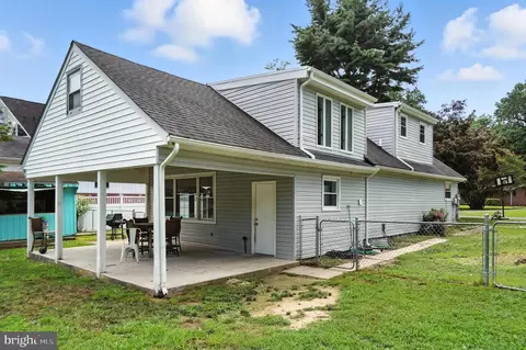 Exterior - 984 Seneca Park Rd, Middle River, MD 21220 photo 1 of 5