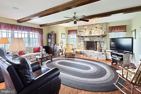 Living - 2700 Stockton Rd, Phoenix, MD 21131 photo 4 of 5