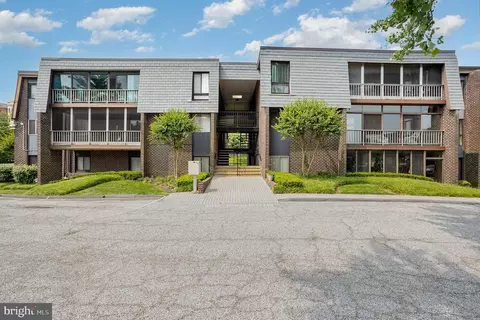 27 Stonehenge Cir #27-11, Pikesville, MD 21208