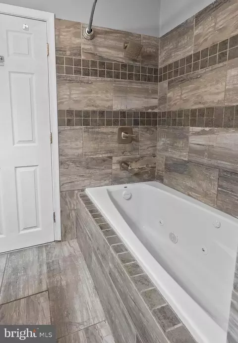 Bath - 3101 Texas Ave, Parkville, MD 21234 photo 2 of 6
