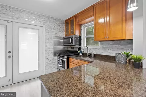 Kitchen - 3101 Texas Ave, Parkville, MD 21234 photo 2 of 2