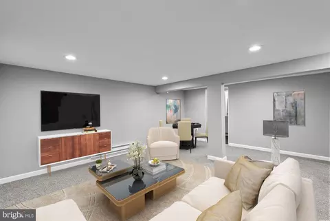 Living - 3101 Texas Ave, Parkville, MD 21234 photo 4 of 5