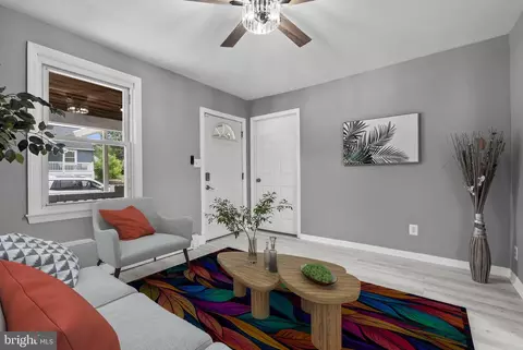 Living - 3101 Texas Ave, Parkville, MD 21234 photo 3 of 5
