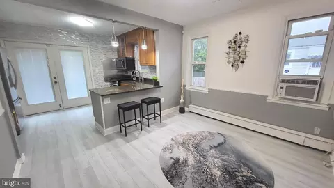 Entry Way - 3101 Texas Ave, Parkville, MD 21234 photo 4 of 9
