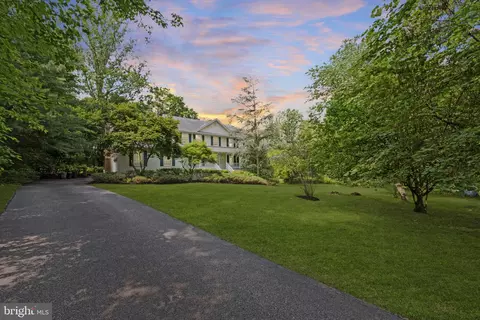 6 Constantine Dr, Phoenix, MD 21131