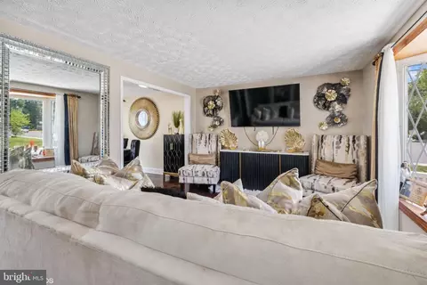 Living - 7927 Chipper Rd, Windsor Mill, MD 21244 photo 1 of 1