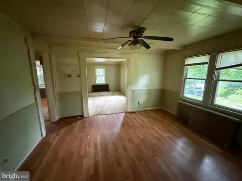 Living - 3602 Tulip Ave, Halethorpe, MD 21227 photo 1 of 2