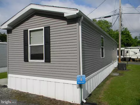 4 Kropf Ln, Sparrows Point, MD 21219 photo 3