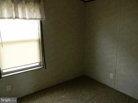 4 Kropf Ln, Sparrows Point, MD 21219 photo 8