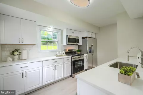 10 Glenwest Ct, Rosedale, MD 21237