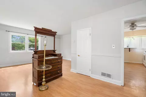2000 Longview Ct, Rosedale, MD 21237 photo 10