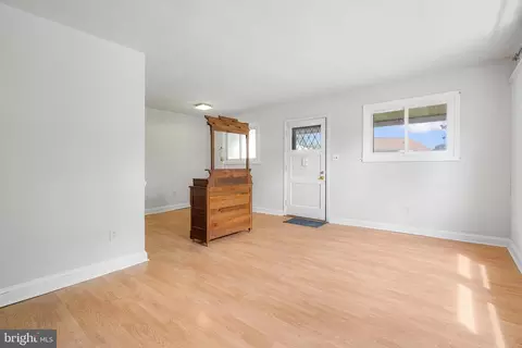 2000 Longview Ct, Rosedale, MD 21237 photo 9