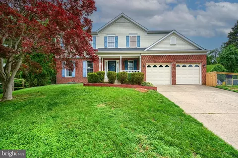 4 Discovery Ct, Parkville, MD 21234